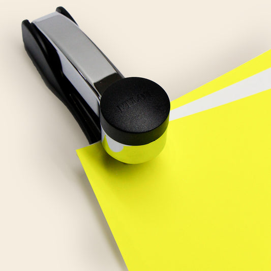 Engrapadora Cromada de Golpe Pilot Mod 2004